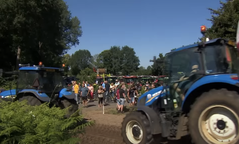 Des milliers d’agriculteurs néerlandais protestent contre le plan du gouvernement visant à limiter les émissions d’azote