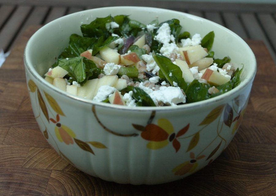 délicieuses salades d’été réalisées avec des produits de saison