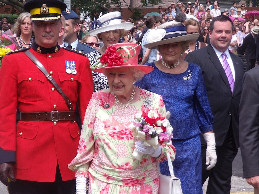 Grande-Bretagne : la reine Elizabeth II meurt, Charles III lui succède