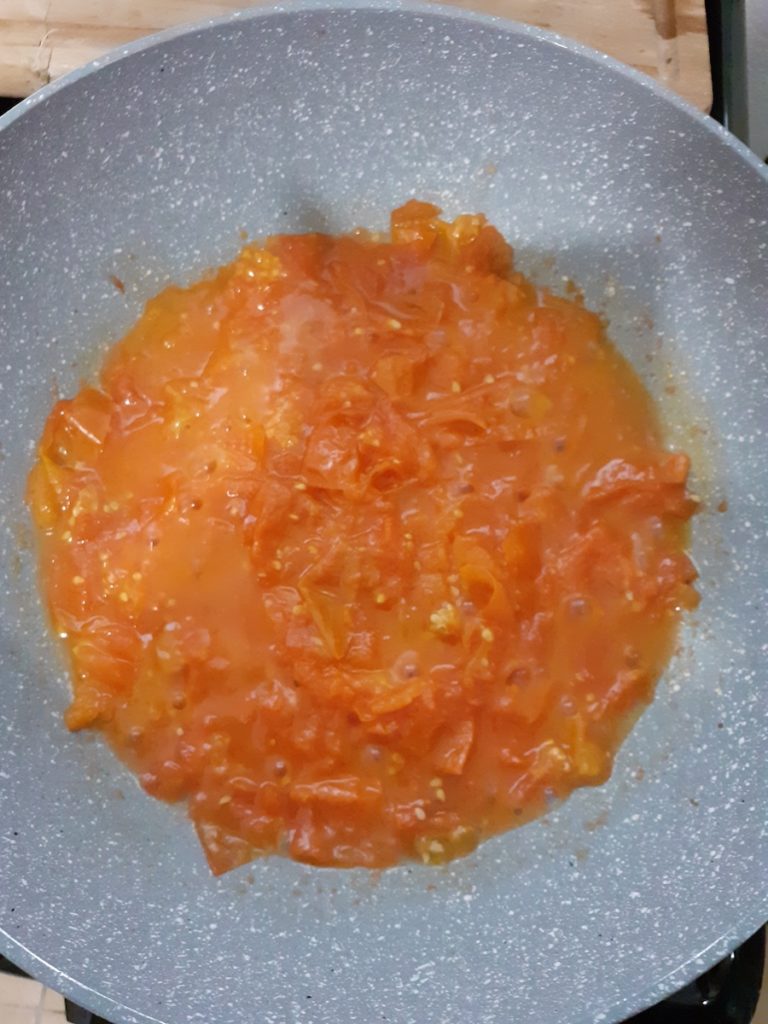 La recette de crevettes décortiquées sauce aux tomates fraîches de Vision Times