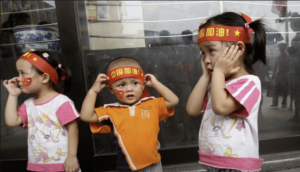 Un tiers des provinces chinoises ont enregistré plus de décès que de naissances en 2021, accélérant la crise