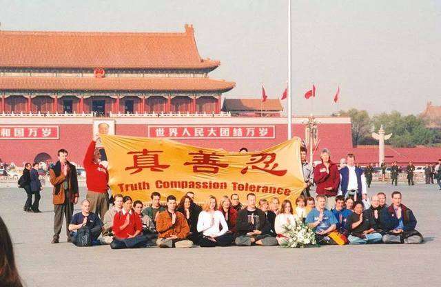 Un chercheur dévoile comment Jiang Zemin a contraint Hu Jintao à réprimer le Falun Gong