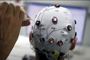 Plusieurs entreprises se lancent dans une course à la commercialisation d’interfaces cerveau-ordinateur