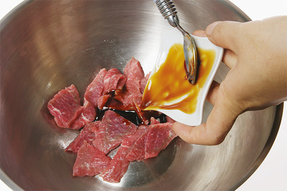 Recette facile : Un plat classique fait maison : le bœuf sauce saté