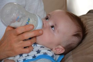 Les bienfaits des préparations pour nourrissons n’auraient pas de fondement scientifique, selon une nouvelle étude