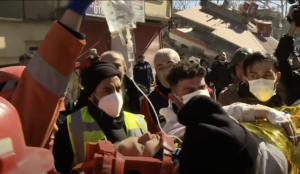 L’espoir s’estompe pour les victimes du tremblement de terre en Turquie alors que le public exige des réponses