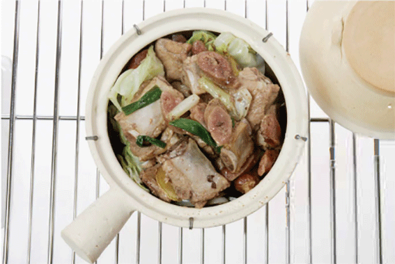 Recette facile : cassolette de travers de porc aux saucisses chinoises