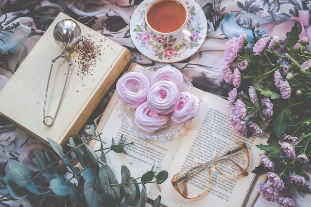 Cinq préparations de thé aux fleurs pour améliorer votre santé et votre bien-être
