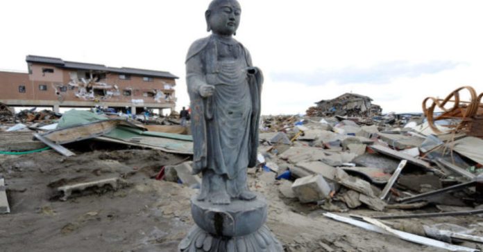 Des statues de Bouddha sont restées debout lors de catastrophes naturelles