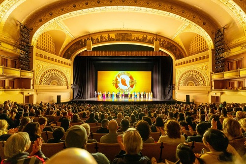 Shen Yun émerveille les spectateurs en Israël, en Australie, en Italie, au Canada et aux États-Unis : nous quittons le spectacle avec le désir qu’il ne se termine jamais