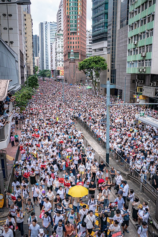 Le livre Red Roulette révèle la vérité et réduit les médias de Hong Kong au silence