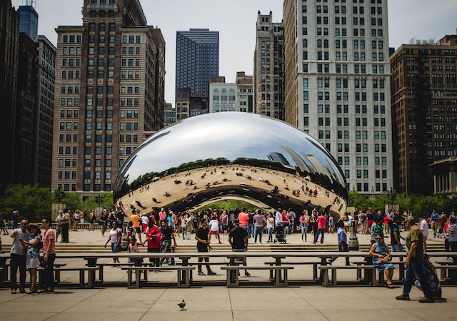 Scènes chaotiques à Chicago après la prise de contrôle du centre-ville par des adolescents