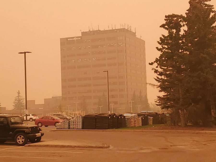 Incendies de forêt au Canada : la qualité de l’air s’effondre et des milliers de personnes sont évacuées