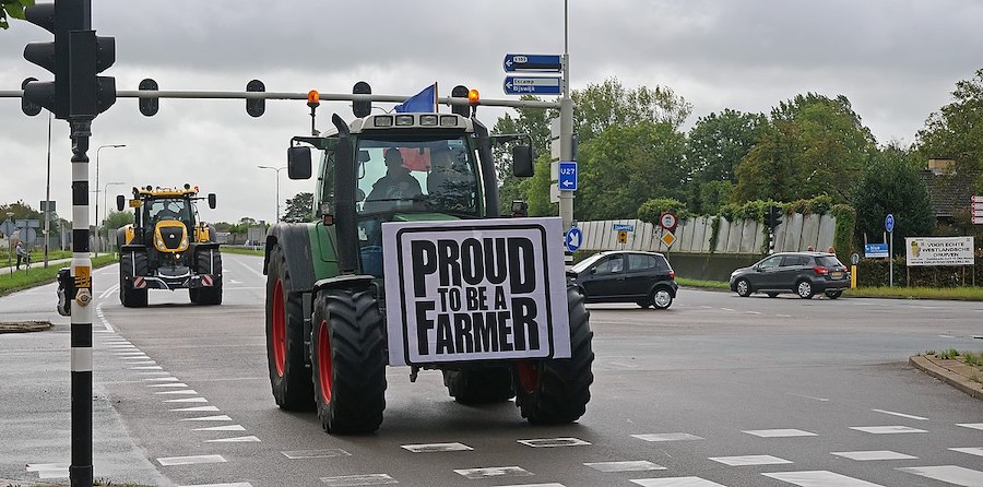 Pays-Bas : un plan soutenu par l’UE prévoit la fermeture de trois mille fermes, obligeant les agriculteurs néerlandais à quitter leur propriété