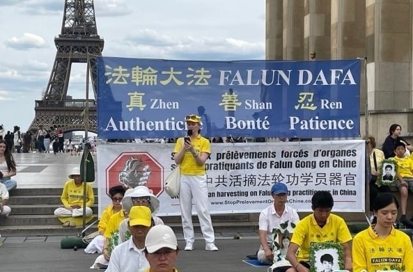 Les pratiquants du Falun Gong commémorent à Paris leur 24ème année de résistance à la persécution par le PCC