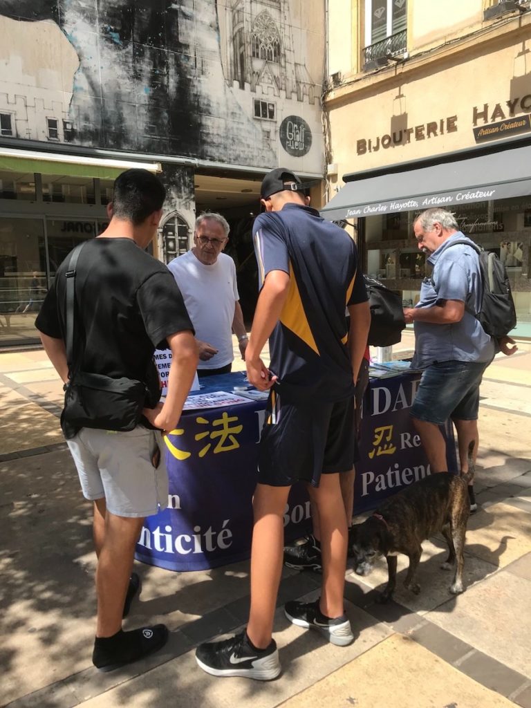 Rassemblements pour les 24 ans de persécution du Falun Gong par le PCC
