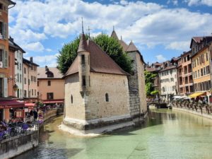 Annecy jadis, Annecy aujourd’hui : comment Annecy réussit à conjuguer le passé, le présent et le futur