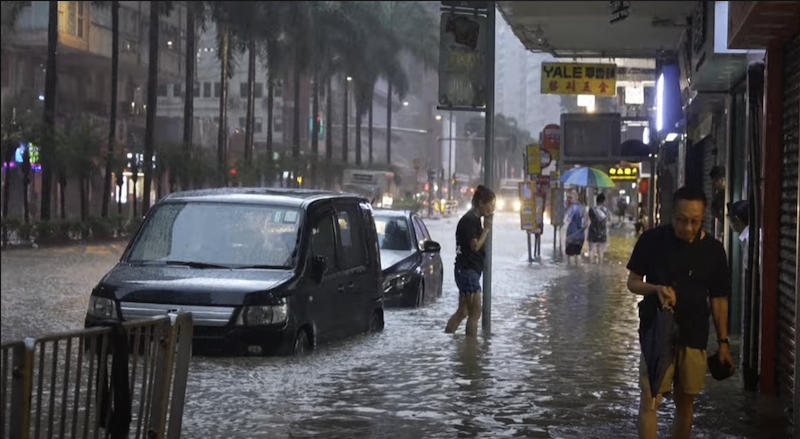 Des précipitations record dévastent Hong Kong qui doit faire face aux pires inondations depuis des décennies