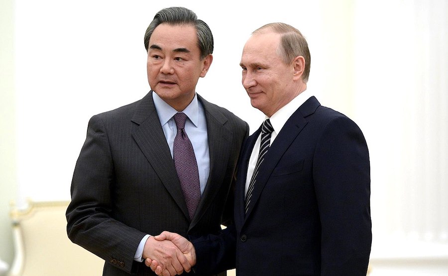 Wang Yi en Russie : ce que le principal envoyé de la Chine espère obtenir dans un contexte de tensions mondiales croissantes