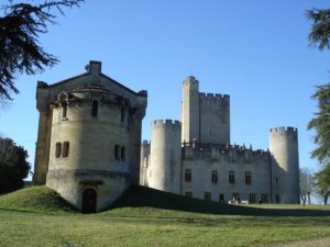 Les châteaux forts : un patrimoine gravé dans la pierre et dans les mémoires