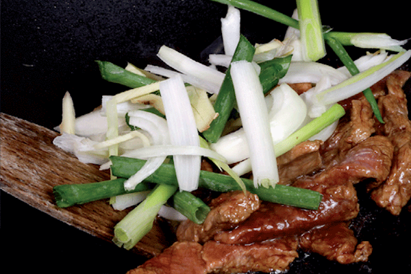 Recette facile : Bœuf sauté aux pâtes de riz épaisses