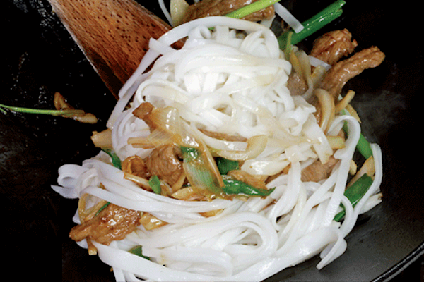 Recette facile : Bœuf sauté aux pâtes de riz épaisses