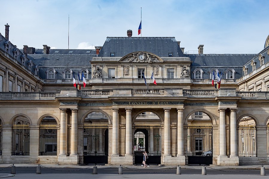 Débat enflammé au Sénat sur l’écriture inclusive : entre préservation de la langue et quête d’égalité