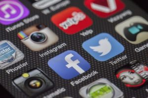 Quarante et un États américains poursuivent Meta pour avoir rendu les adolescents accros aux médias sociaux