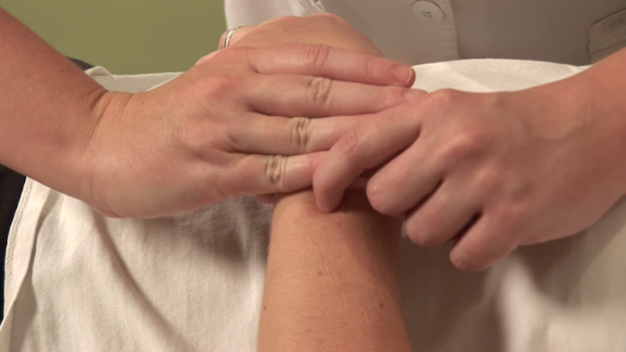 Massage des points d’acupuncture : un moyen facile pour soulager les problèmes de santé courants