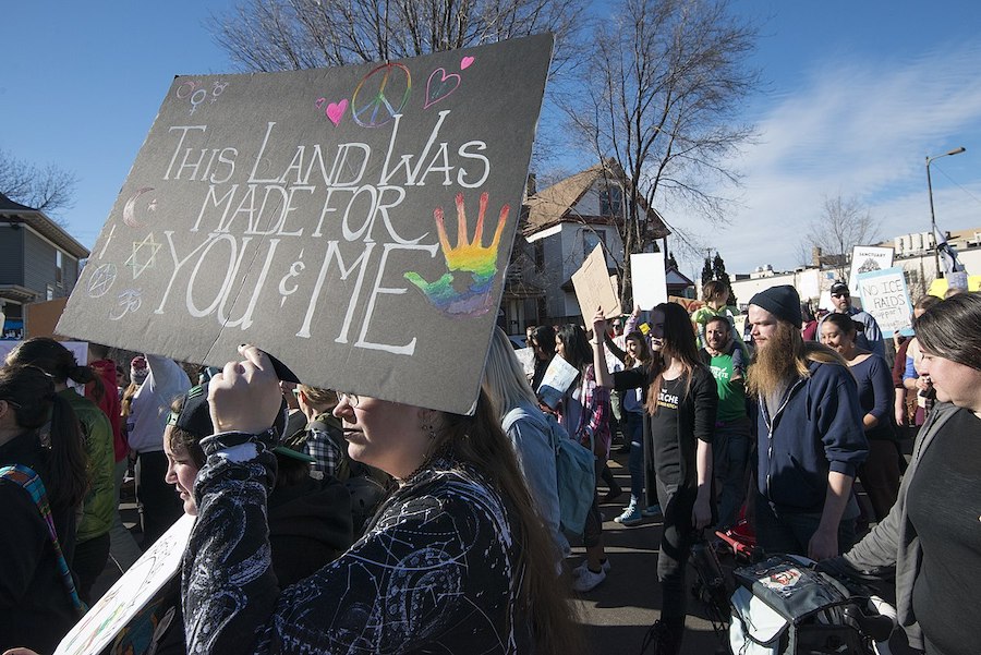 L’accueil des migrants est une préoccupation pour une majorité de New-Yorkais, selon un sondage de l’université Quinnipiac