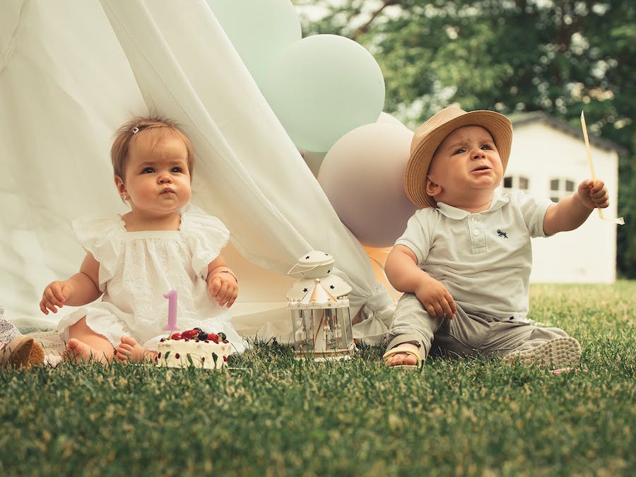 Dépendance aux smartphones : comment le phubbing peut nuire à votre rôle parental