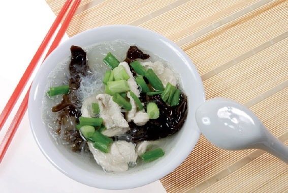 Recette facile : Potage de vermicelles transparents au poulet