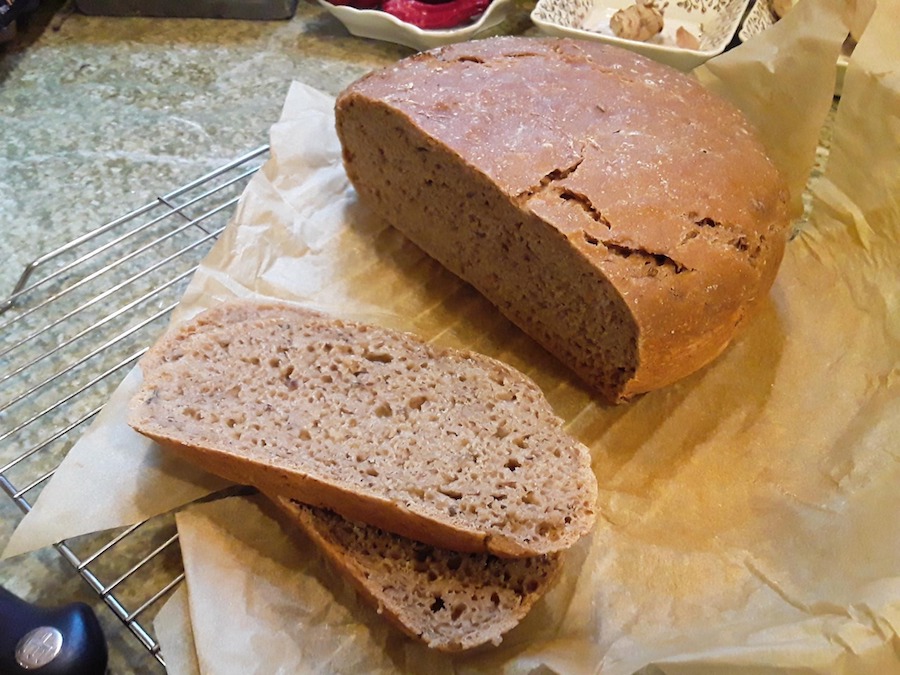 L’alimentation saisonnière répartie sur les douze mois de l’année, le pain au levain aux grains entiers : janvier