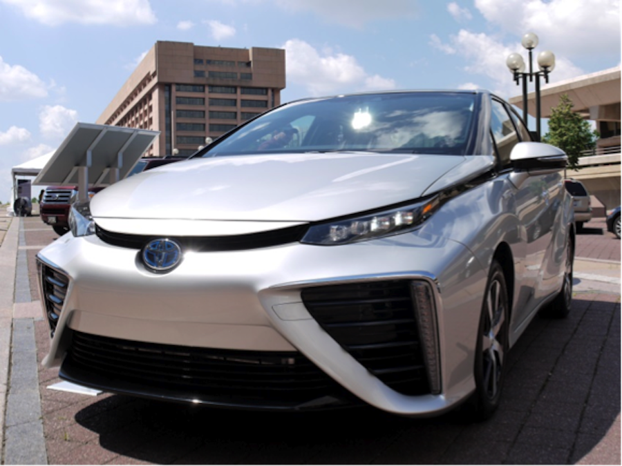 Le dirigeant de Toyota remet en question la domination des véhicules électriques (VE) et se fait le champion des hybrides et de l’hydrogène