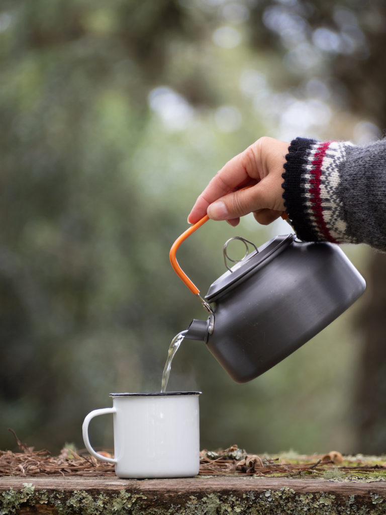 Cinq avantages pour la santé de boire de l’eau chaude 