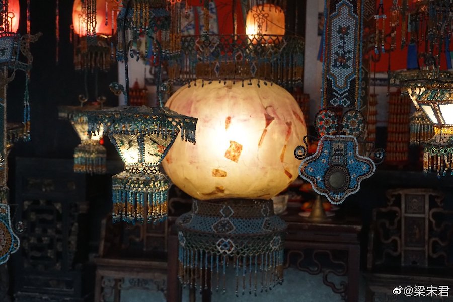 La plus grande lanterne du monde, décorée de 400 000 perles colorées, cachée à l’est de la Chine