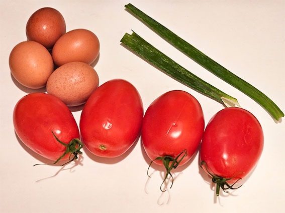 
Recette facile : Tomates sautées aux œufs 