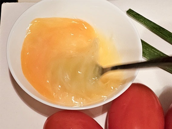 
Recette facile : Tomates sautées aux œufs 