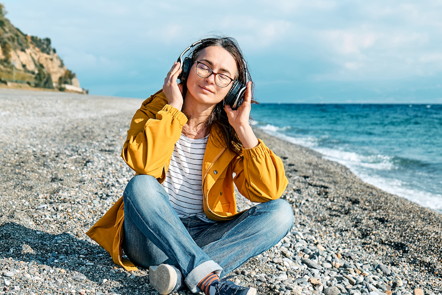 Les effets thérapeutiques de la musique : du soulagement du stress à l’amélioration des résultats scolaires