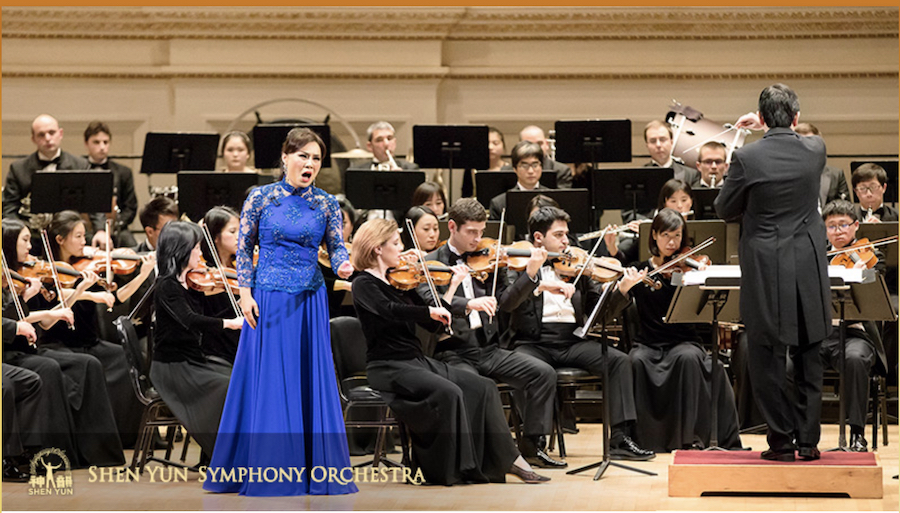 Shen Yun : une orthophoniste, ébahie par l’interprétation et le souffle des ténors
