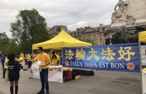 Visite de Xi Jinping en France : les pratiquants du Falun Gong demandent à l’UE de sanctionner la persécution du PCC