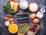 Quatre aliments naturels riches en calcium pour des os solides
