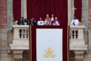 Que la paix soit avec vous tous : comment le pape Léon XIV incarne à la fois tradition et modernité