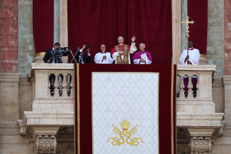 Que la paix soit avec vous tous : comment le pape Léon XIV incarne à la fois tradition et modernité