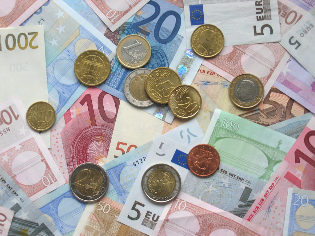 La montée du souverainisme : quatre énarques se positionnent face à l’Union européenne