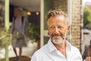 Six habitudes quotidiennes qui accélèrent le vieillissement, en particulier chez les hommes
