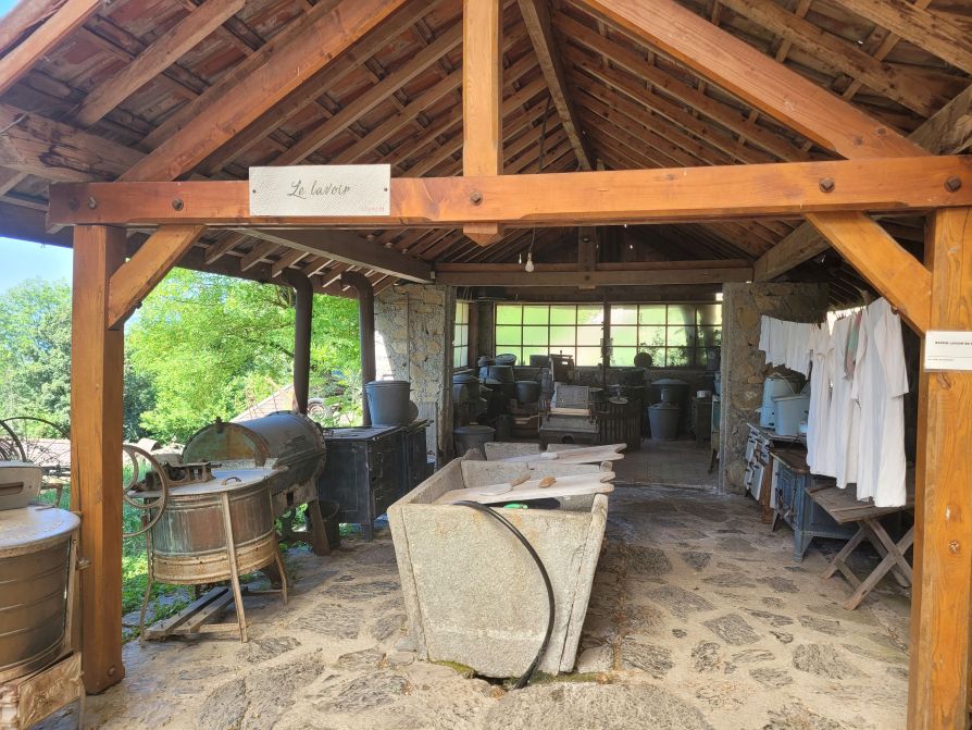 Les moteurs rugissent au Village-Musée de la Combe de Savoie