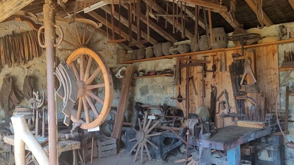Les moteurs rugissent au Village-Musée de la Combe de Savoie