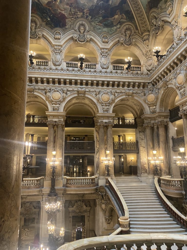 L’Opéra Garnier : Un chef-d’œuvre architectural et culturel au cœur de Paris