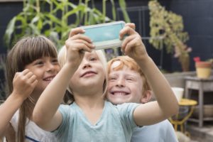 Comment empêcher les enfants de devenir accros aux smartphones
